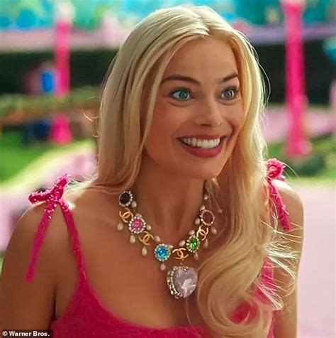 margot robbie pink chanel|Margot Robbie barbie Chanel necklace.